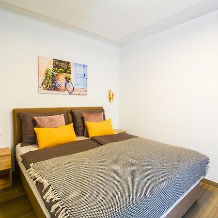 Apartment Grey&Yellow Задар Екстериор снимка